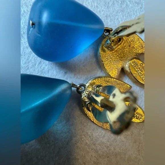 Vintage Givenchy clip ons earrings  preowned very rare - Picture 8 of 13